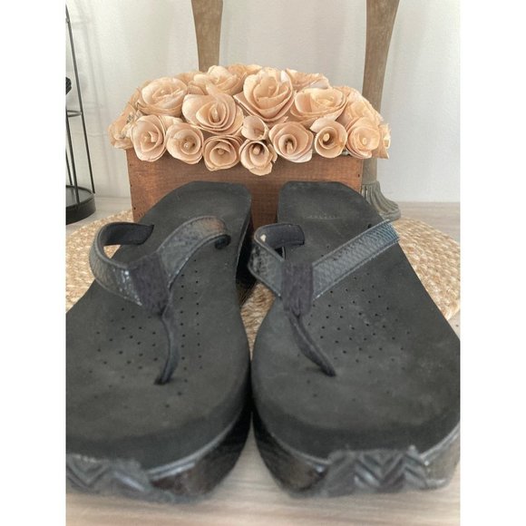 WOMENS black Volatile flip flops - Picture 9 of 10